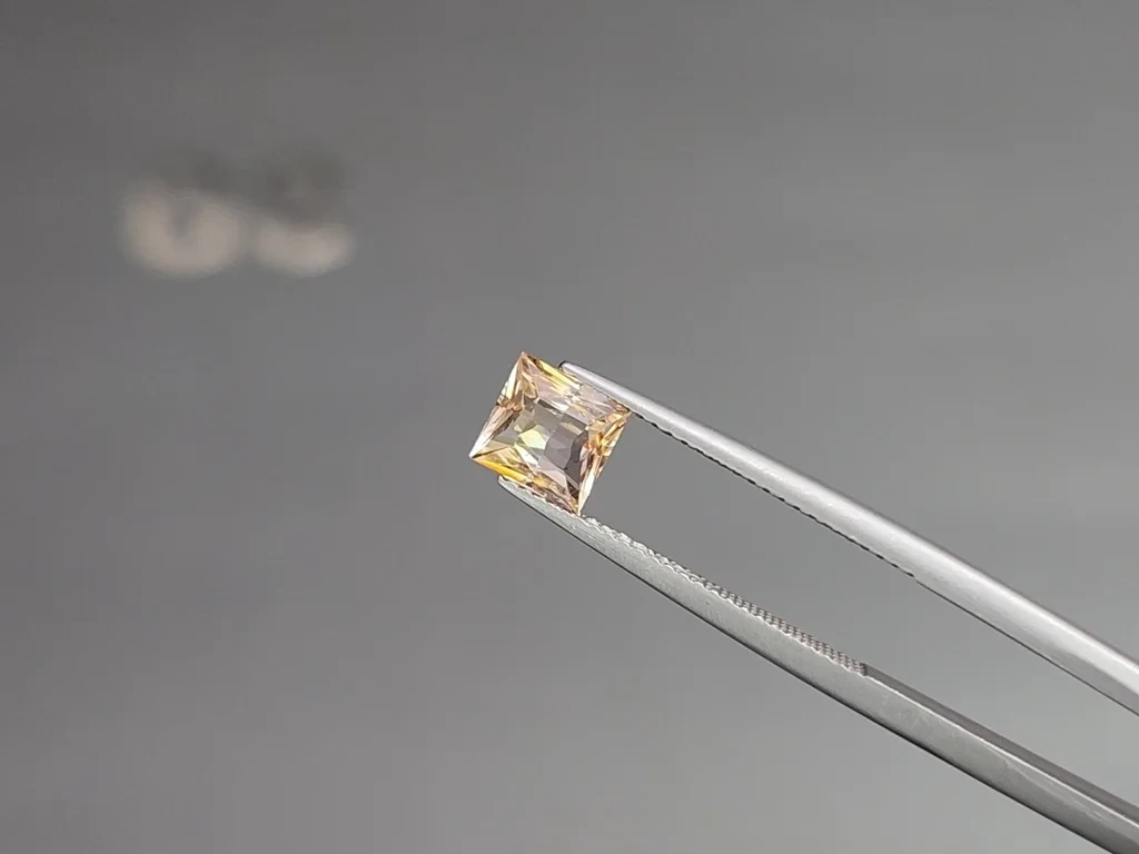 Sapphire princess cut 1.56 carats, Sri Lanka Image №3