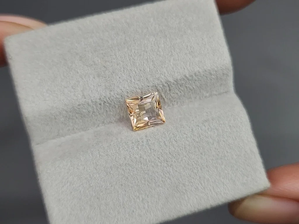 Sapphire princess cut 1.56 carats, Sri Lanka Image №4