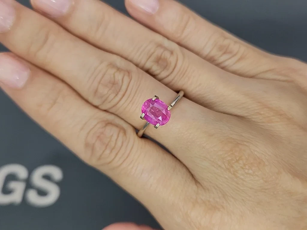 Unheated sapphire Hot Pink rutile silk effect oval cut 2.06 carats, Sri Lanka  Image №5