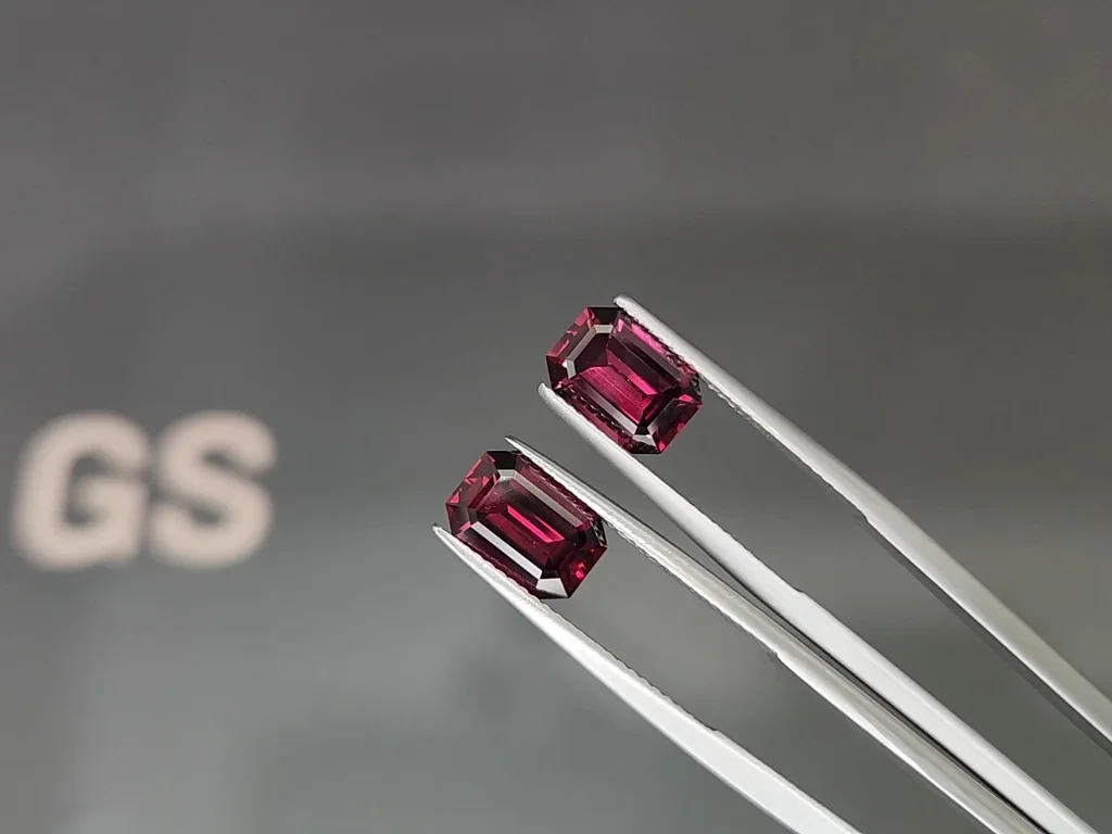 Pair of purple garnets rhodolite octagon cut 5.50 carats, Tanzania Image №3