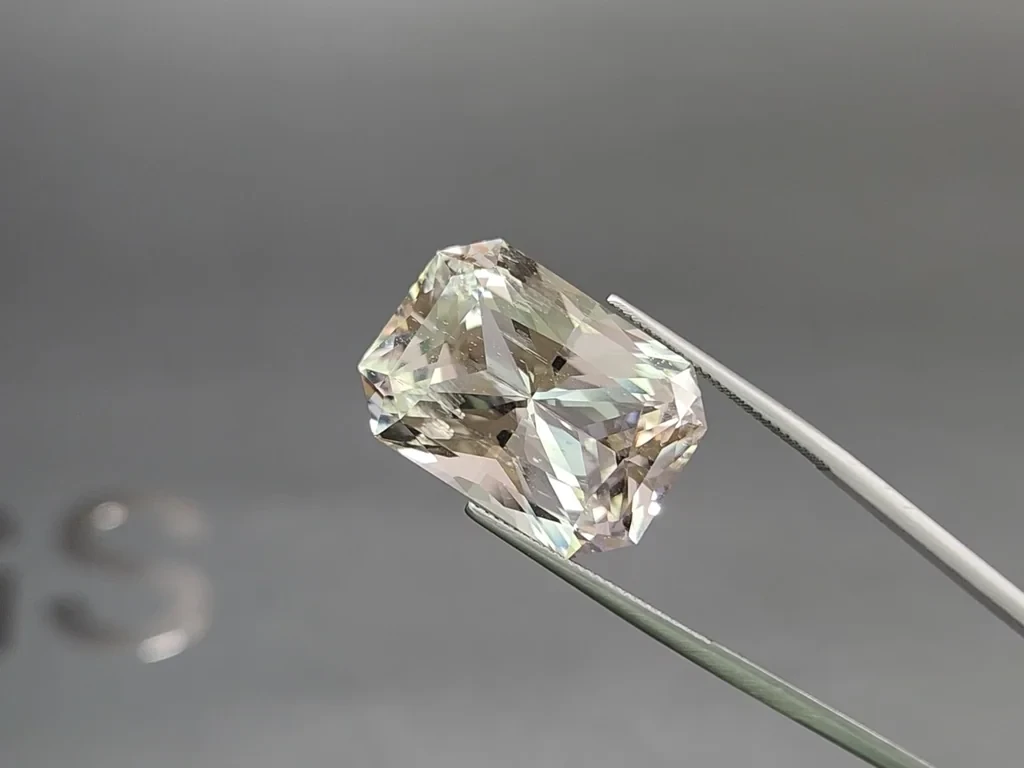 Large kunzite radiant cut 36.32 carats, Pakistan Image №3