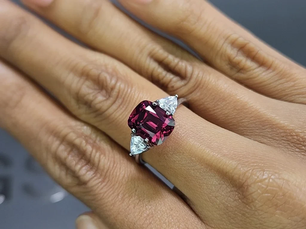Garnet rhodolite cushion cut 4,10 carats, Madagascar Image №5