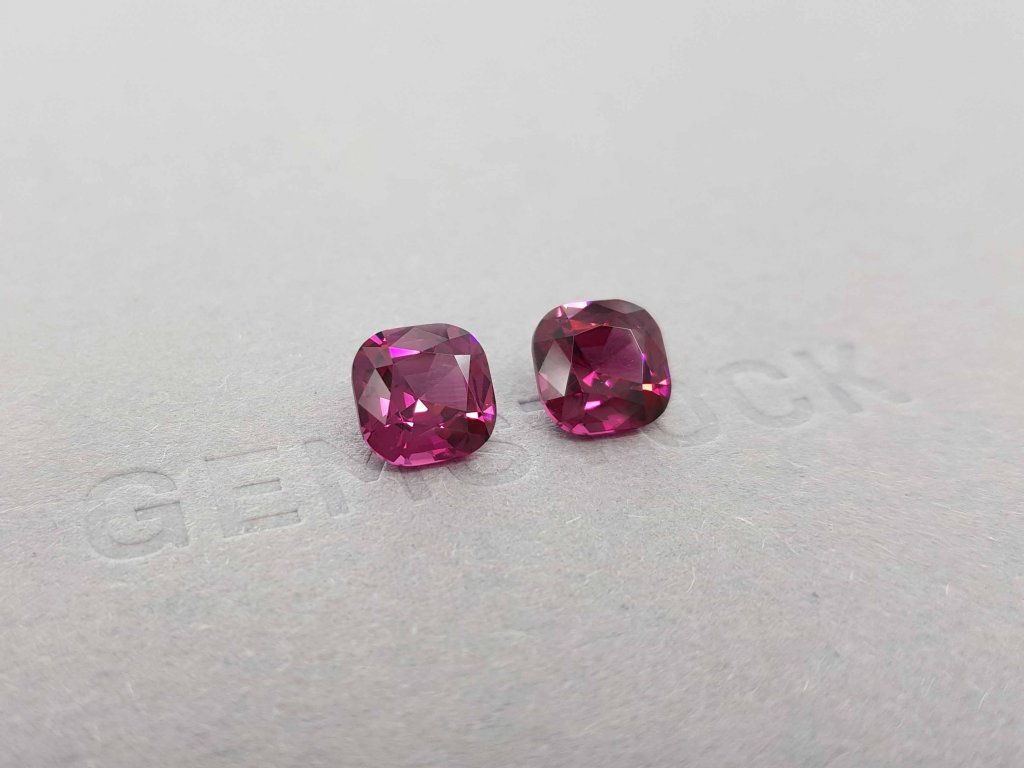 Pair of cushion cut rhodolite garnets 5.74 ct, Malawi Image №2