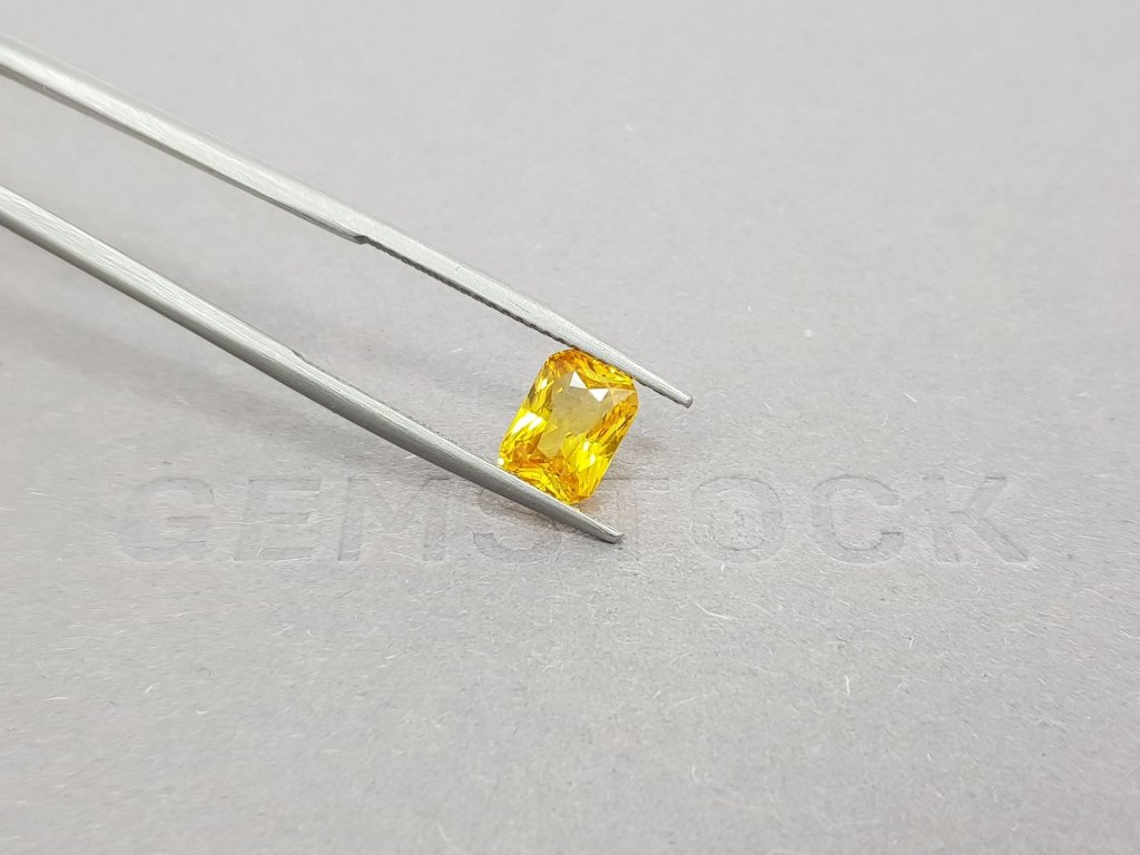 Cushion cut bright yellow sapphire 2.05 ct, Sri Lanka Image №2