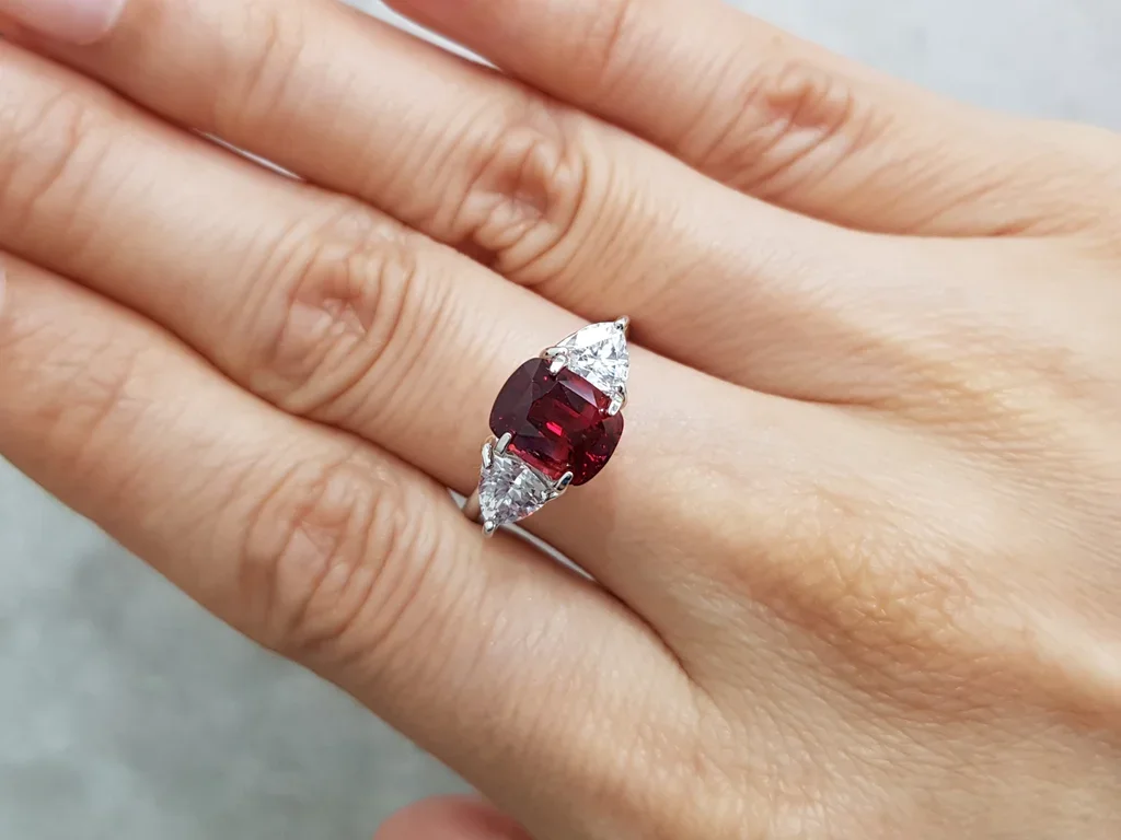 Vivid red spinel 2.64 carats in cushion cut, Tanzania Image №3
