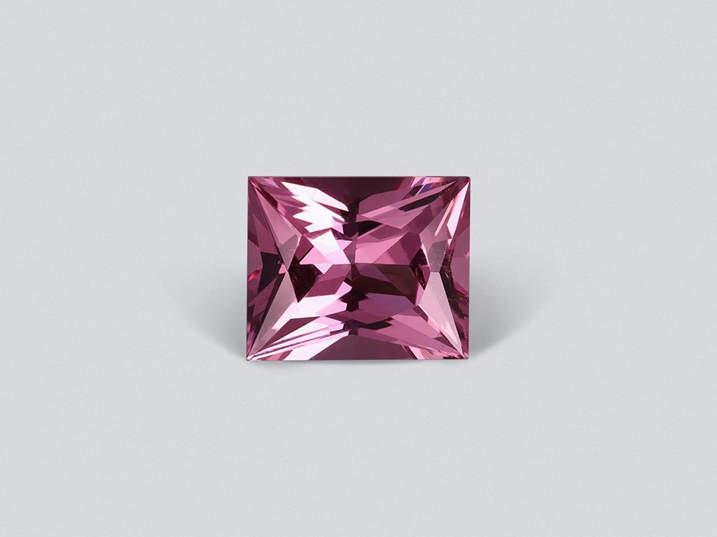Pamir intense pink spinel in princess cut 1.55 ct Image №1