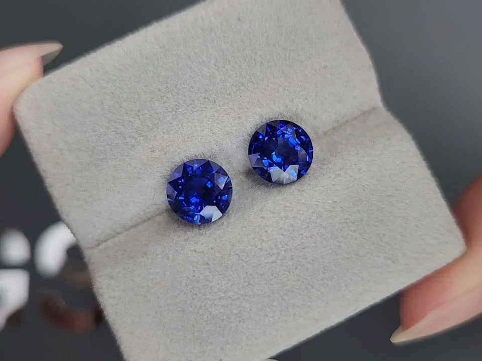 Pair of Royal blue sapphires in round cut 4.42 carats, Sri Lanka Image №4