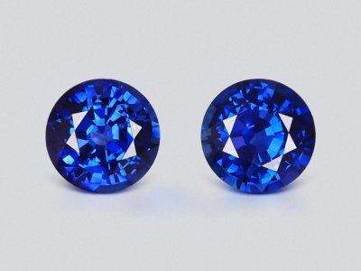 Pair of Royal blue sapphires in round cut 4.42 carats, Sri Lanka photo
