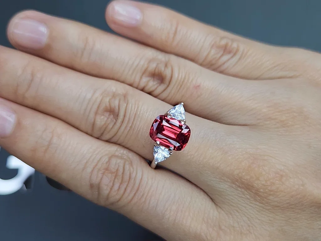 Spinel Mahenge Vibrant Pink-Red cushion cut 2.79 carats, Tanzania  Image №5