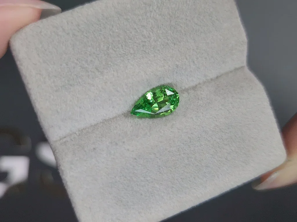 Intense Green tsavorite garnet in pear cut 1.20 carats, Tanzania Image №4