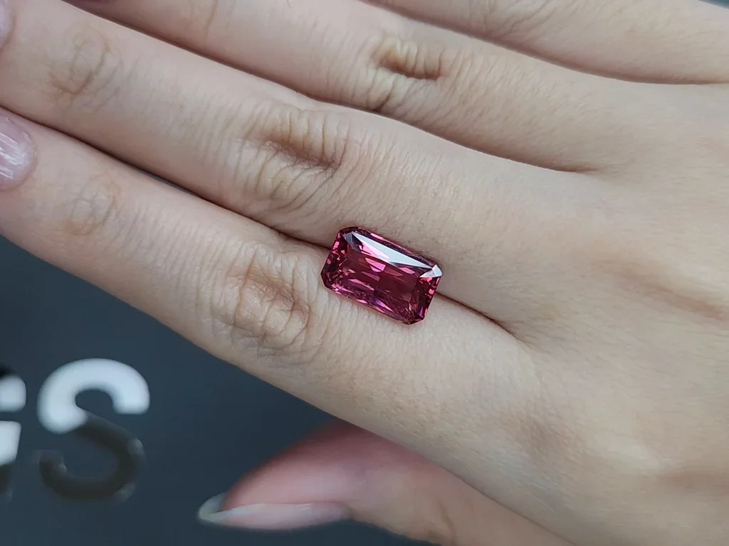 Rare Red-Pink spinel in radiant cut 5.26 carats, Vietnam Image №2
