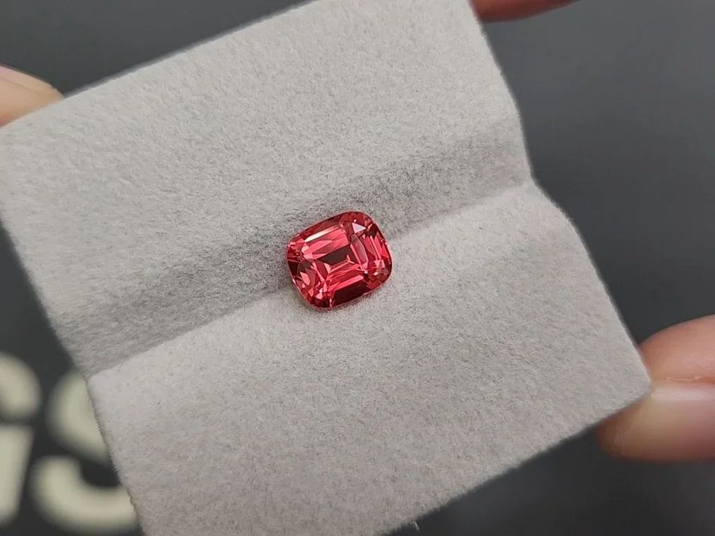 Spinel Mahenge Vibrant pink red cushion cut 2.52 carats, Tanzania Image №4