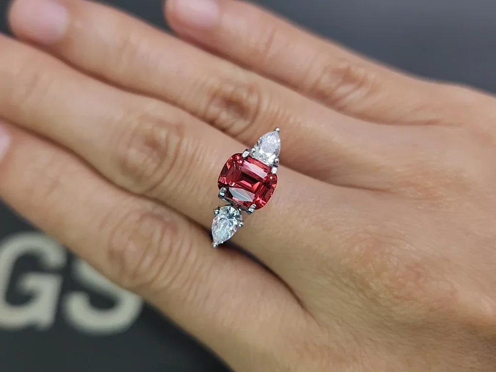 Spinel Mahenge Vibrant pink red cushion cut 2.52 carats, Tanzania Image №5