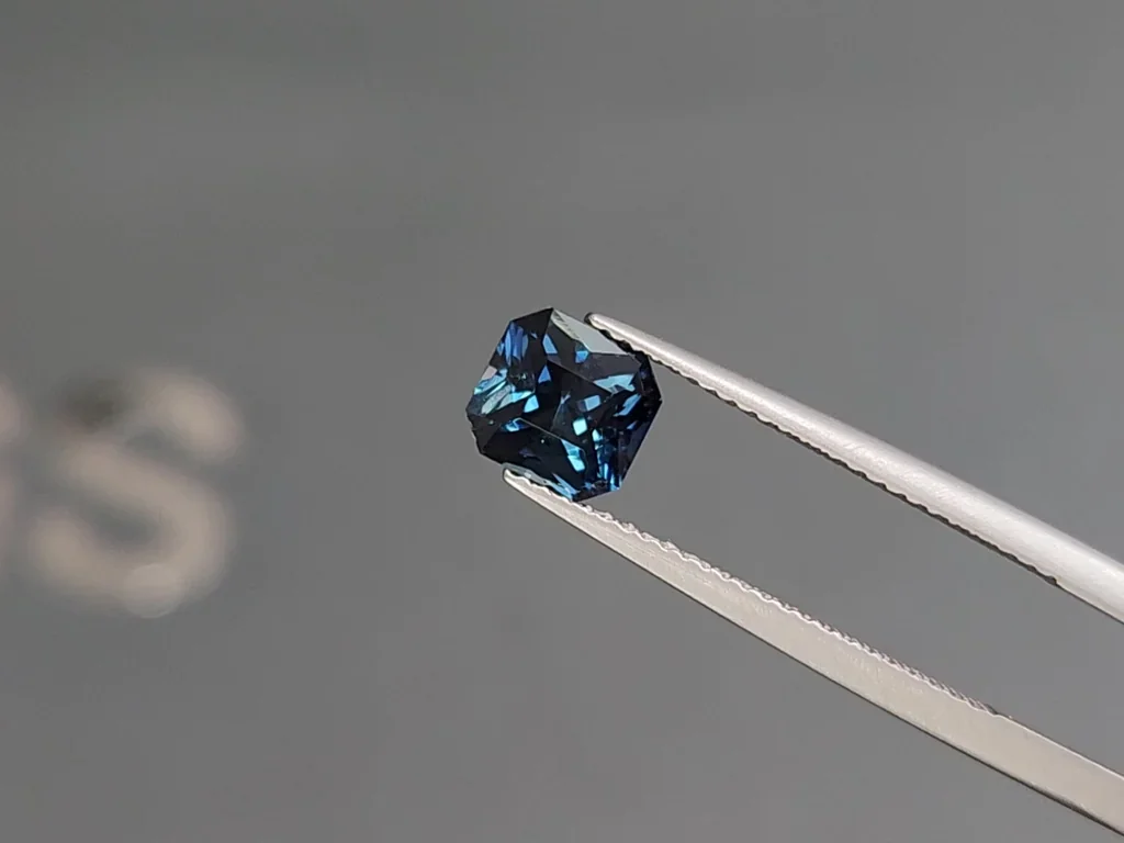 Sapphire Teal radiant cut 1.61 carats, Madagascar Image №3
