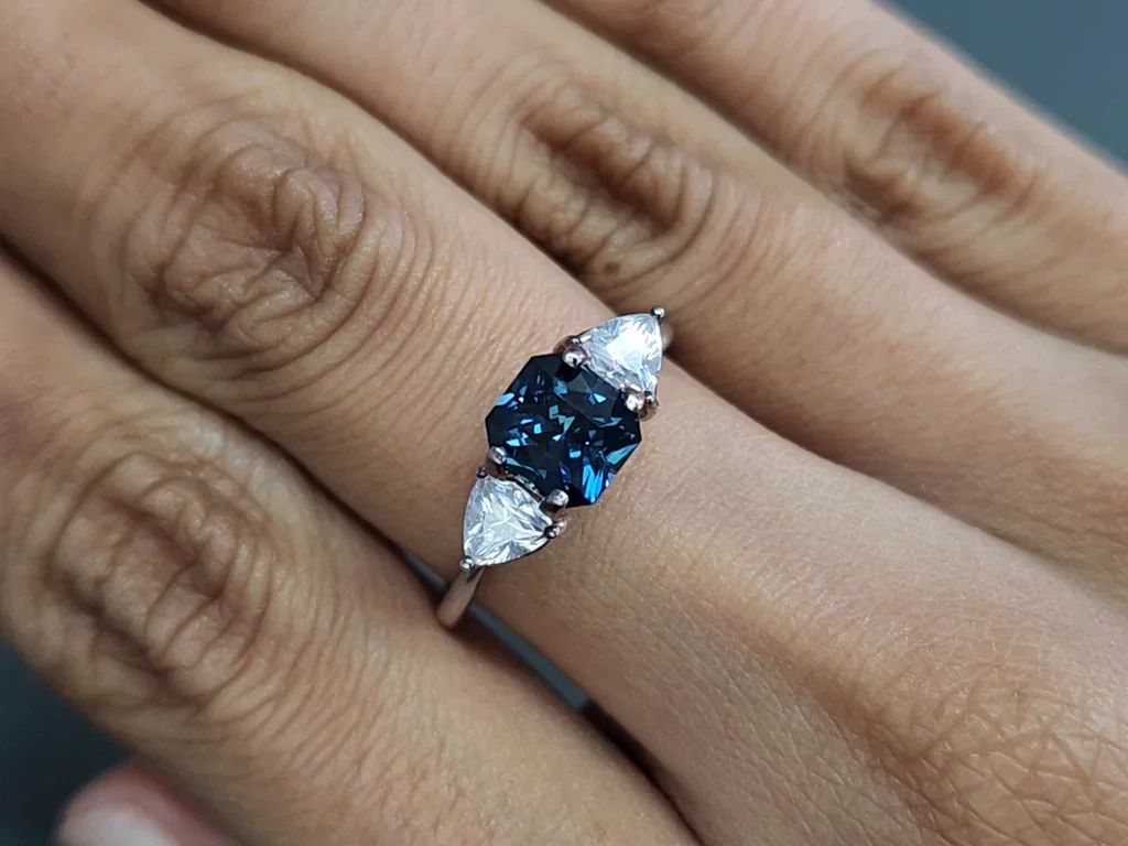 Sapphire Teal radiant cut 1.61 carats, Madagascar Image №5