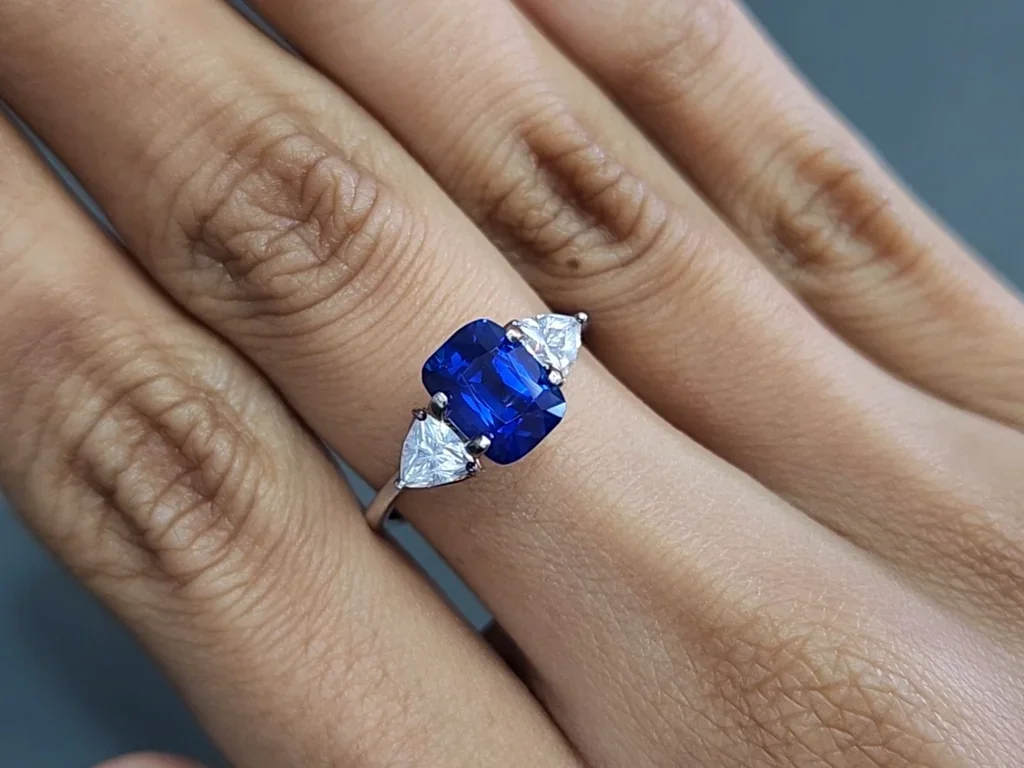 Sapphire Royal Blue cushion cut 2.22 carats, Sri Lanka  Image №5