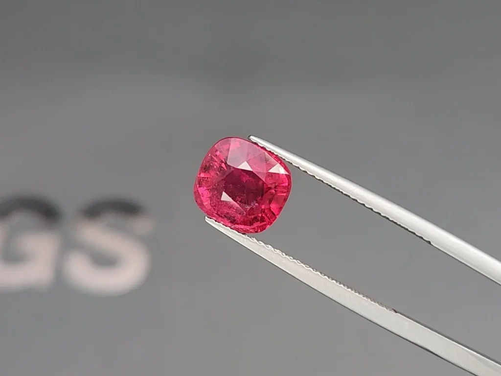 Tourmaline rubellite cushion cut 3.72 carats, Africa Image №3