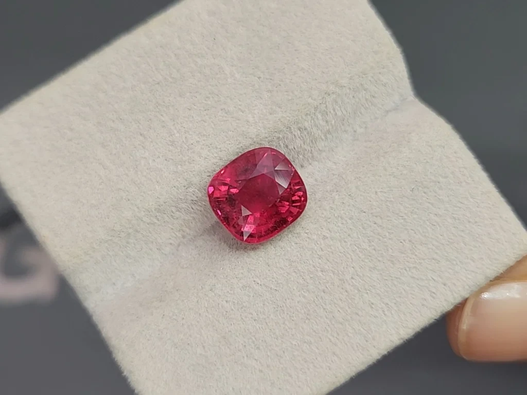 Tourmaline rubellite cushion cut 3.72 carats, Africa Image №4