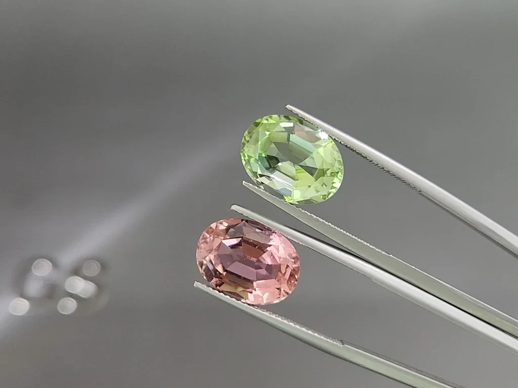 Contrasting pair of tourmalines oval cut 17.00 carats, Colombia Image №3