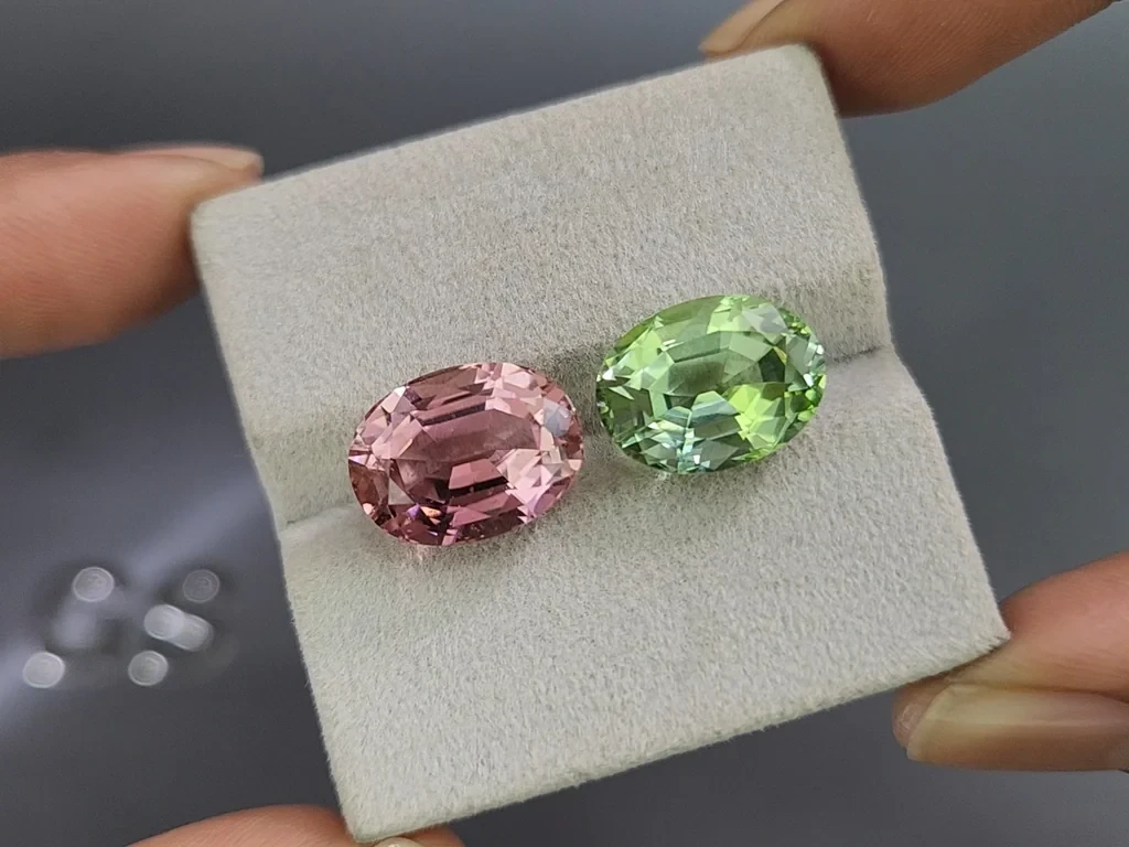 Contrasting pair of tourmalines oval cut 17.00 carats, Colombia Image №4
