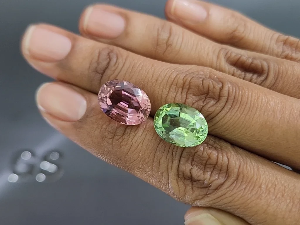 Contrasting pair of tourmalines oval cut 17.00 carats, Colombia Image №2