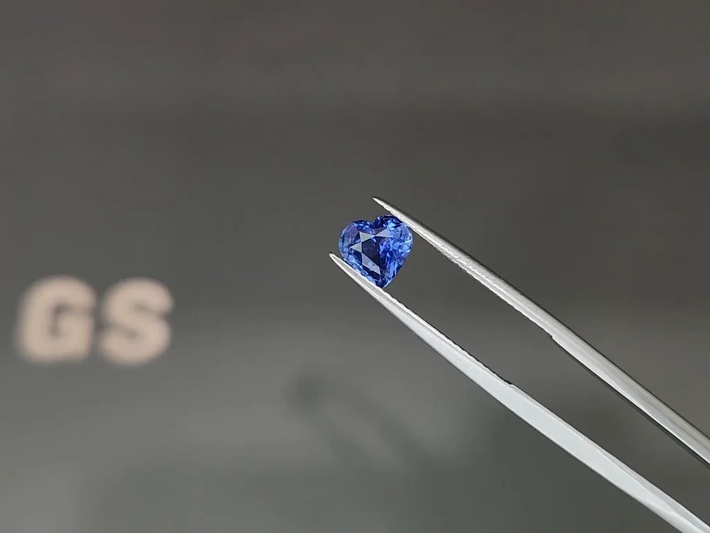 Unheated blue sapphire heart shape 1.52 carats, Sri Lanka Image №3