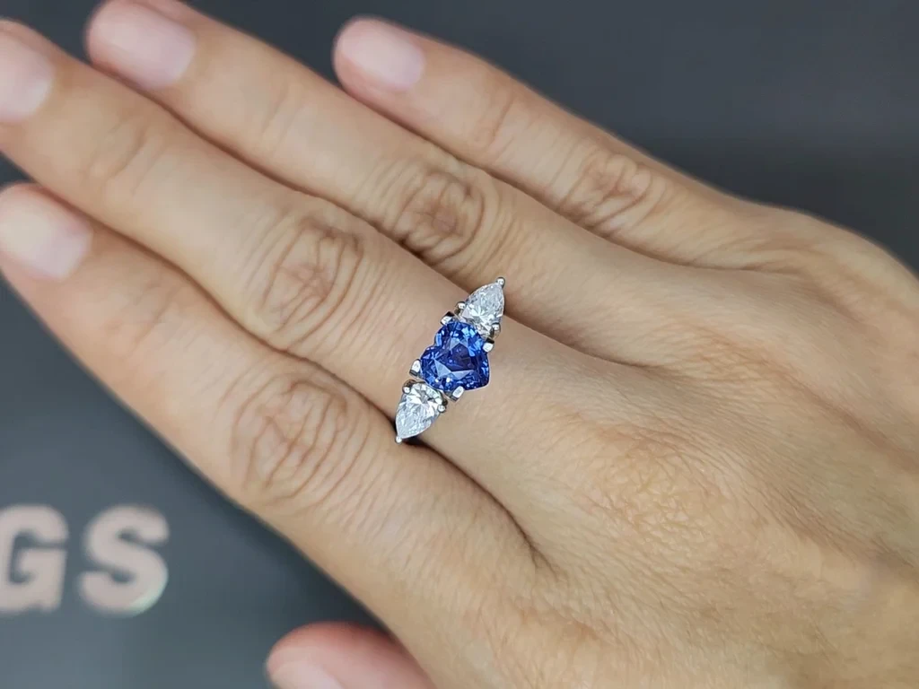 Unheated blue sapphire heart shape 1.52 carats, Sri Lanka Image №5