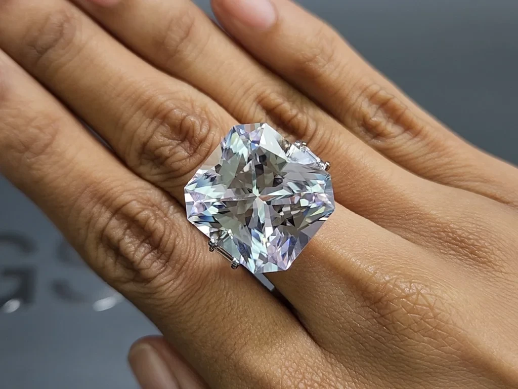 Large kunzite radiant cut 31.27 carats, Pakistan Image №2