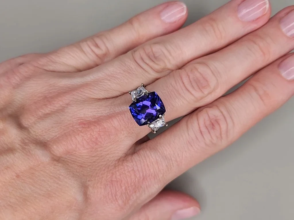 Blue violet tanzanite cushion cut 6.06 carats, Tanzania Image №5