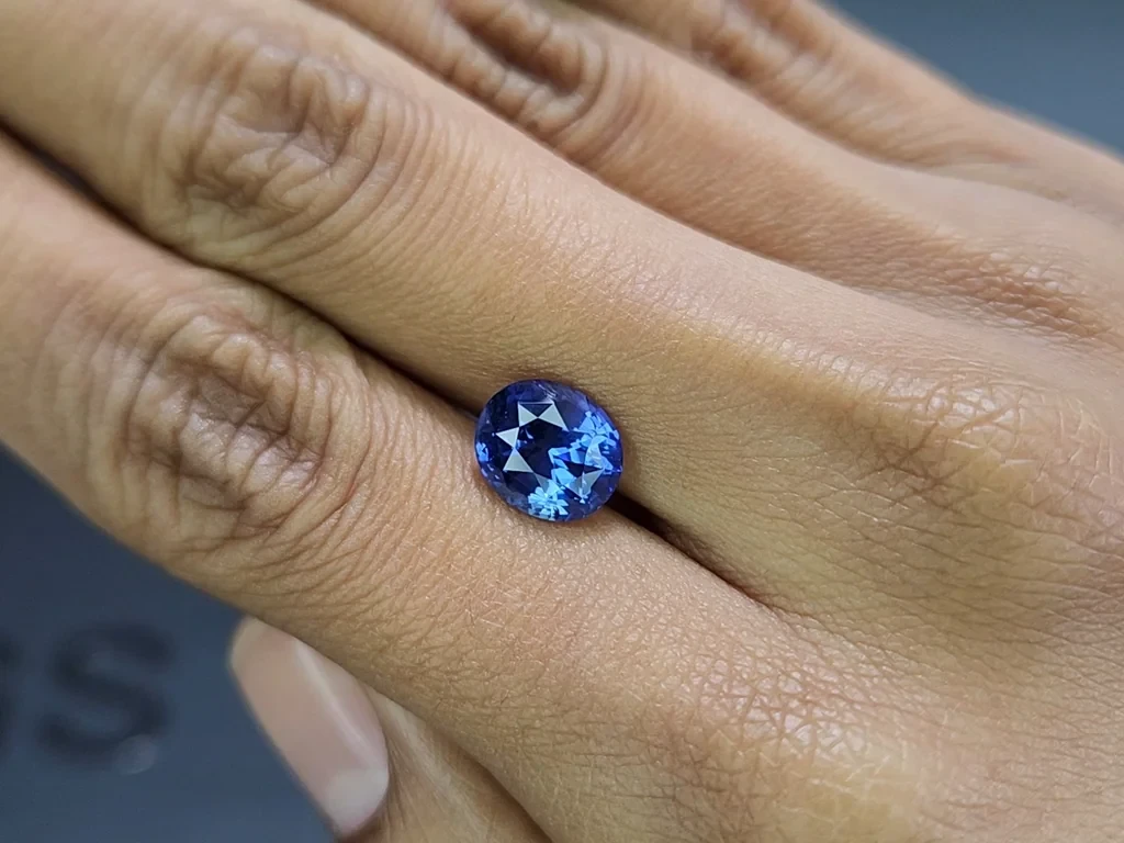 Blue sapphire oval cut 4.04 carats, Sri Lanka Image №2