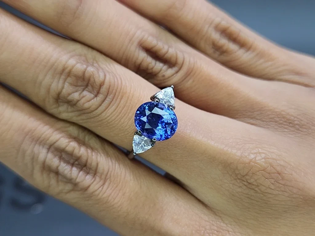 Blue sapphire oval cut 4.04 carats, Sri Lanka Image №5