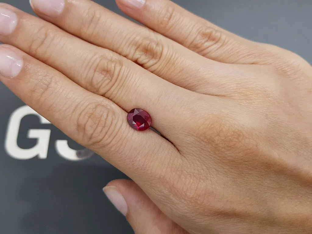 Unheated Pigeon's Blood ruby 2.09 carats in oval cut, Mozambique Image №2
