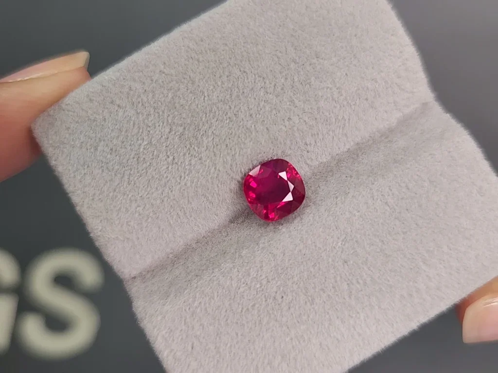 Unheated silky Pigeon's Blood ruby 1.55 carats in cushion cut, Mozambique Image №4