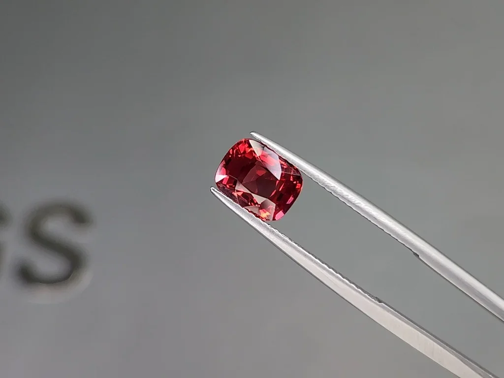 Vivid red cushion-cut Mahenge spinel 2.55 carats, Tanzania Image №3