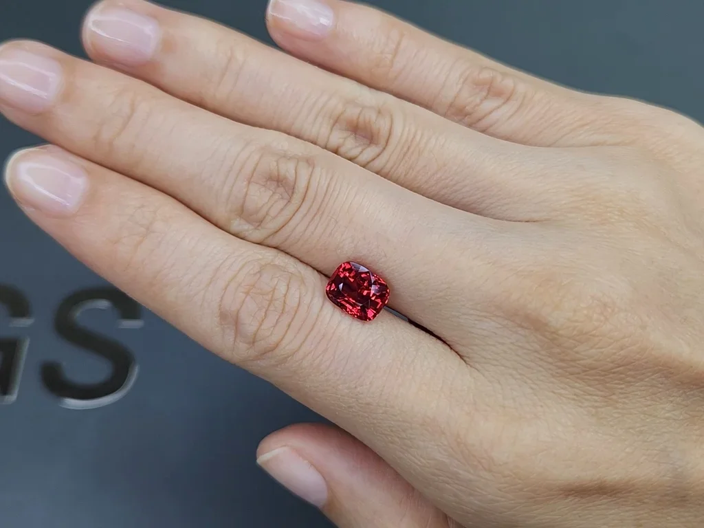 Vivid red cushion-cut Mahenge spinel 2.55 carats, Tanzania Image №2
