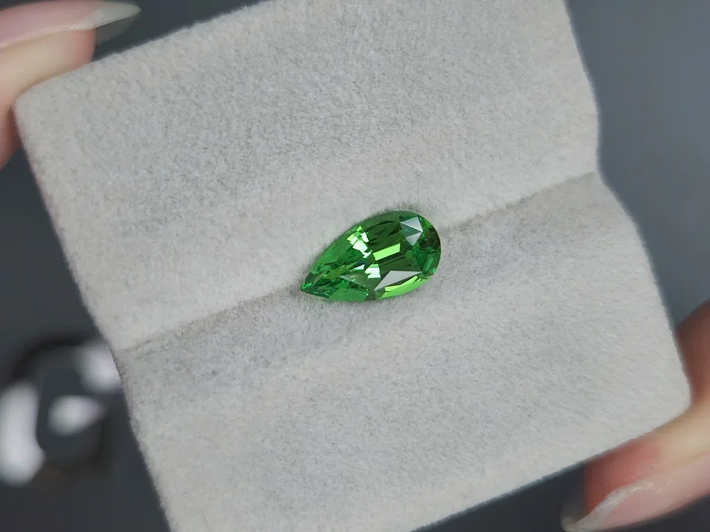Neon Green tsavorite garnet in pear cut 1.93 carats, Tanzania  Image №4