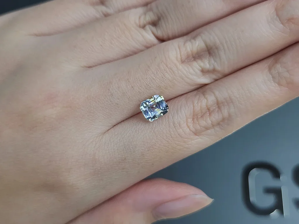 Unheated Bi-color sapphire in radiant cut 2.13 carats, Sri Lanka Image №2