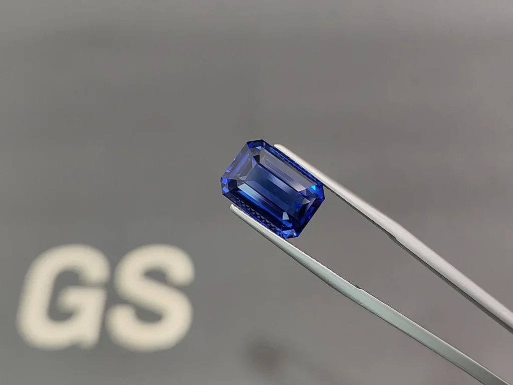 Large sapphire Royal Blue octagon cut 10.02 carats, Sri Lanka Image №3
