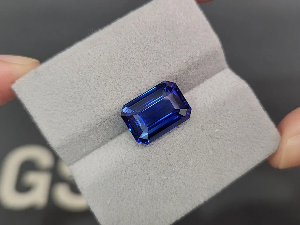 Large sapphire Royal Blue octagon cut 10.02 carats, Sri Lanka Image №4
