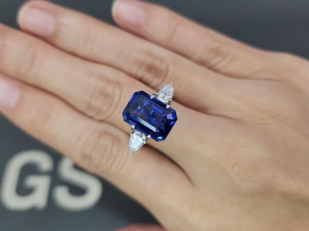 Large sapphire Royal Blue octagon cut 10.02 carats, Sri Lanka Image №5