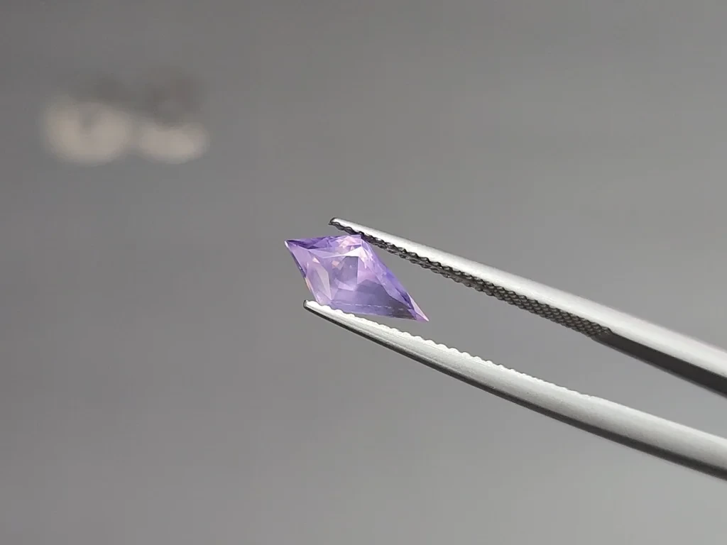 Unheated purple sapphire with rutilated silk effect kite cut 1.70 carats, Sri Lanka Image №3