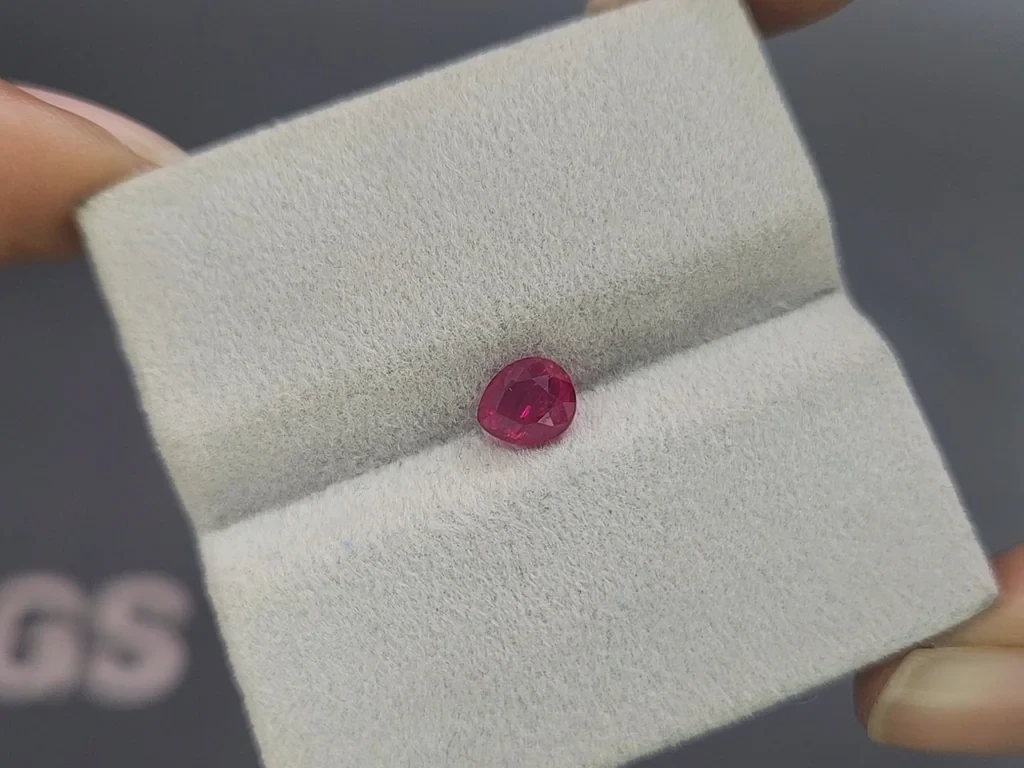 Ruby red pink pear cut 1.04 carats, Madagascar Image №4