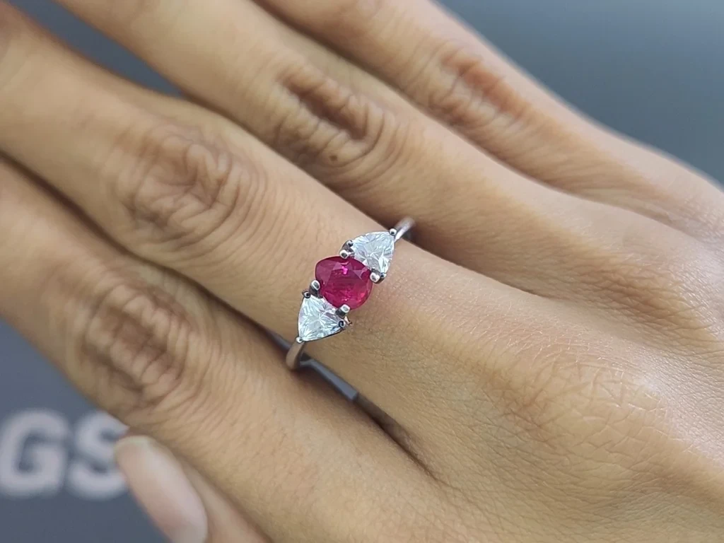 Ruby red pink pear cut 1.04 carats, Madagascar Image №5