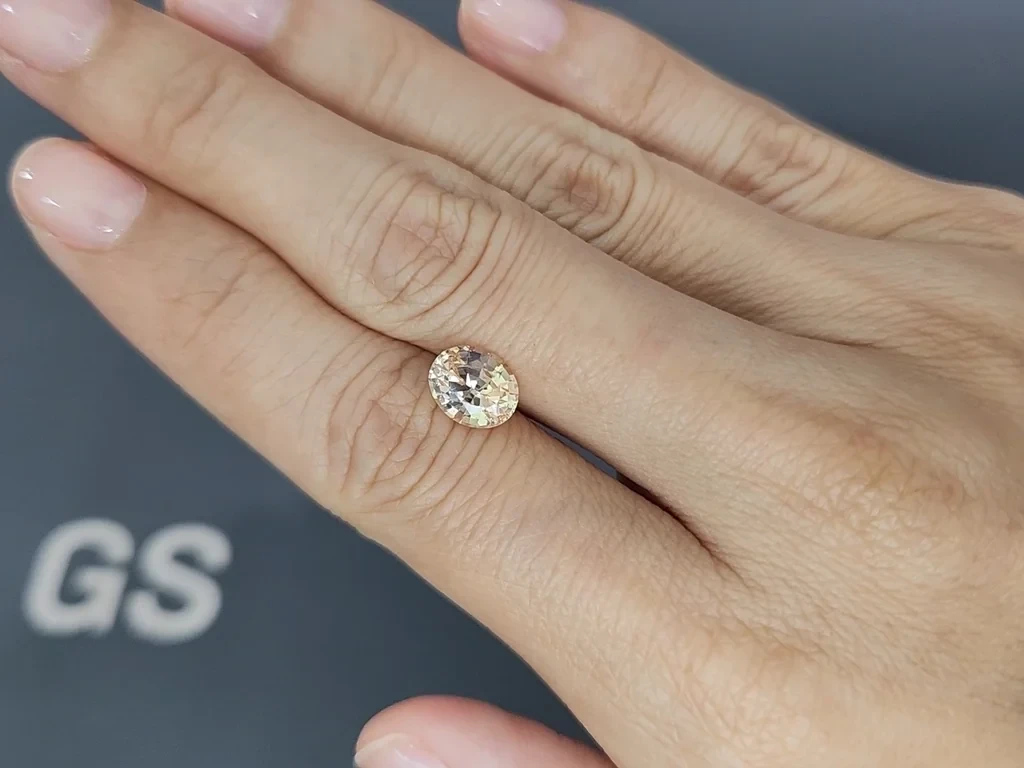 Unheated sapphire Pastel Yellow oval cut 2.13 carats, Sri Lanka Image №2