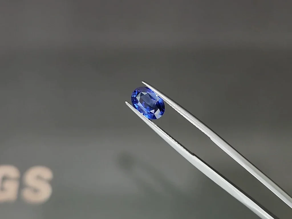 Blue sapphire oval cut 2.01 carats, Sri Lanka Image №3