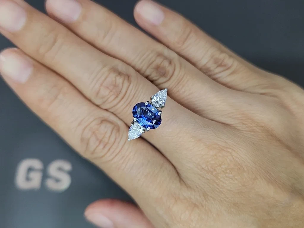 Blue sapphire oval cut 2.01 carats, Sri Lanka Image №5
