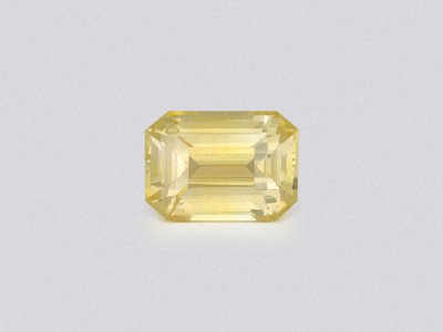 Sapphire Vivid yellow octagon cut 1.64 carats, Sri Lanka photo