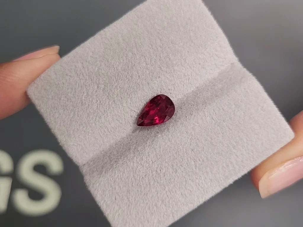 Pigeon's Blood ruby without treatment 1.59 carats in pear cut, Mozambique Image №4