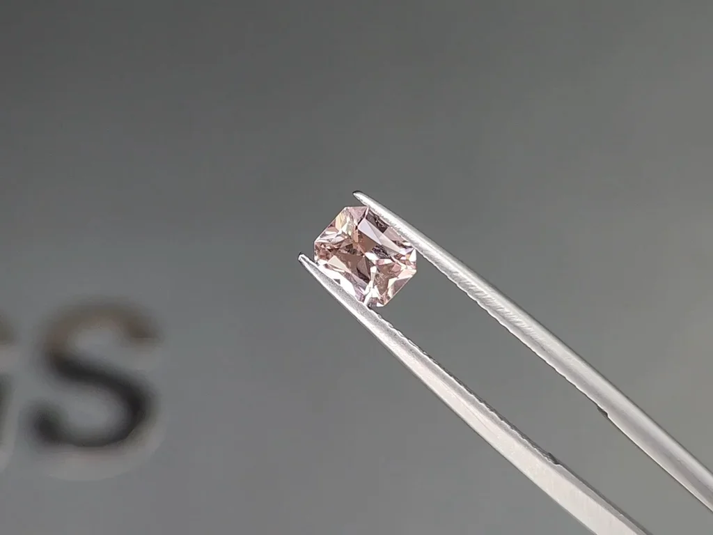 Radiant cut orange sapphire 0.87ct, Madagascar  Image №3