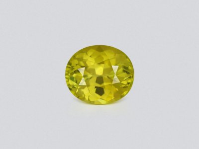 Yellow-green chrysoberyl in oval cut 3.67 carats, Sri Lanka photo